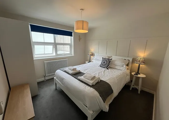 The Penthouse アパート